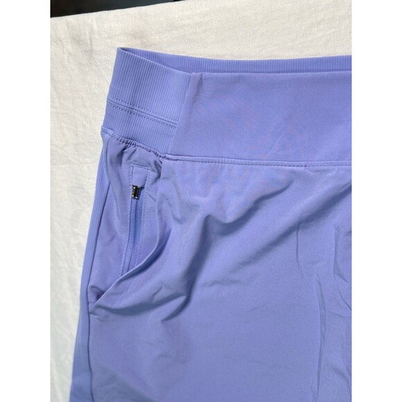 ATHLETA Brooklyn Shorts Size 8 Periwinkle Lightweight Stretch Pockets 4” Inseam - Picture 4 of 10